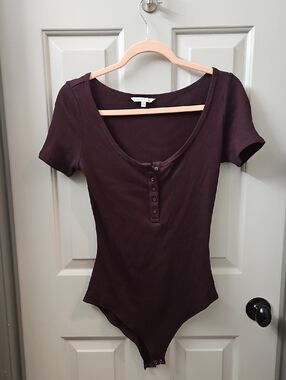 Rebecca Minkoff Short-Sleeve Ribbed Henley Bodysuit in Deep Plum